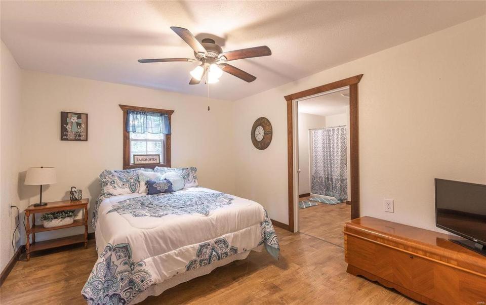Stoutland Dragonfly Meadows Guesthouse מראה חיצוני תמונה