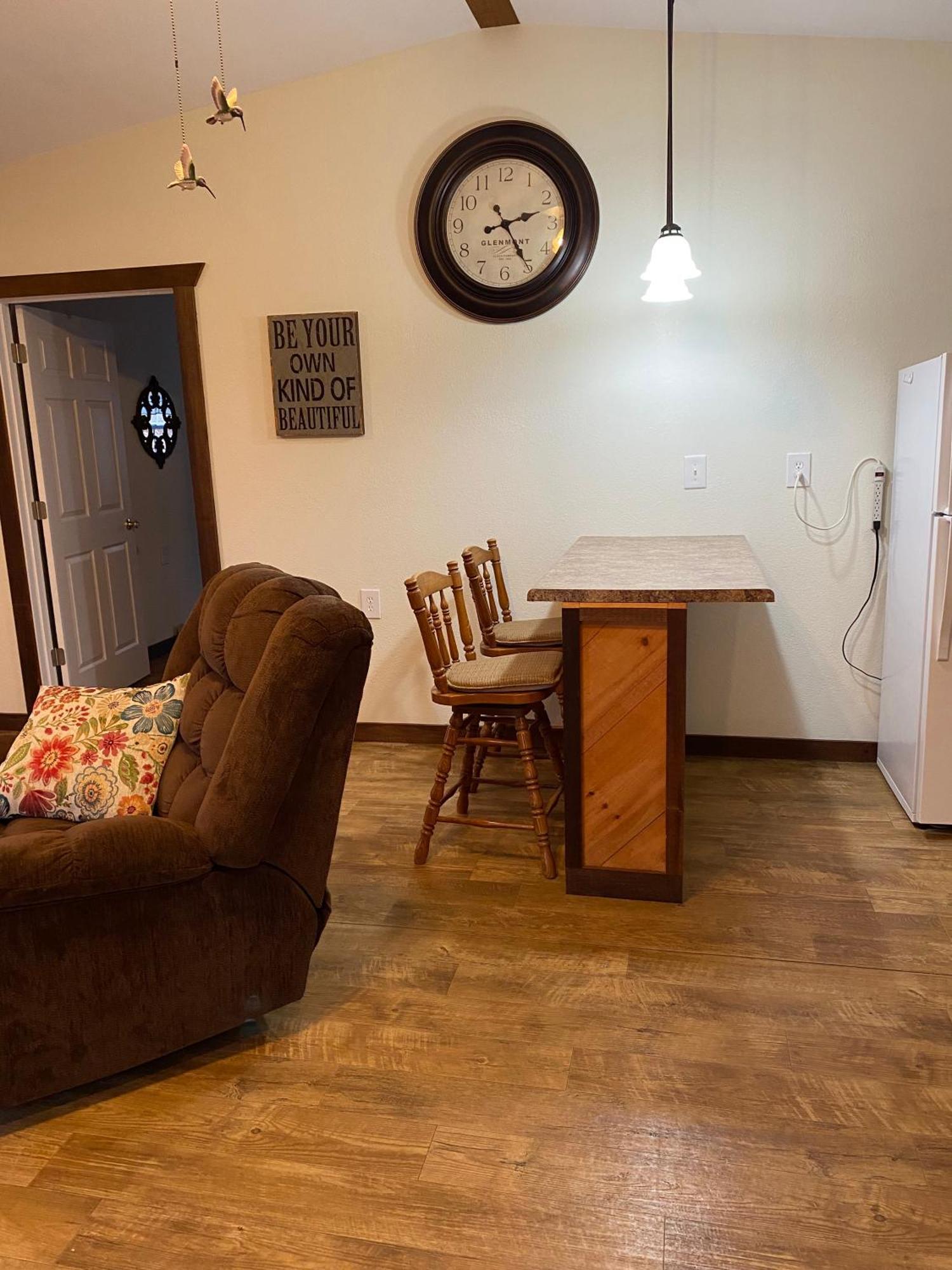Stoutland Dragonfly Meadows Guesthouse מראה חיצוני תמונה